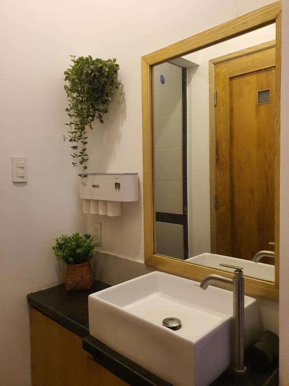 הו צ'י מין סיטי Zvillage Ncc - Modern Townhouse In District 1 מראה חיצוני תמונה